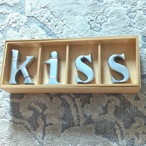 NWT Metal Letters "Kiss" Silver Freestanding